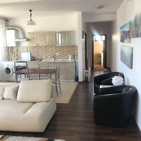 Apartament Faleza Nord Carina 康斯坦察